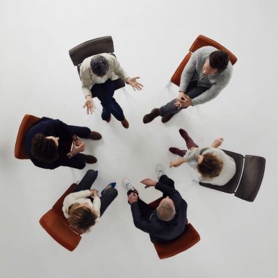 Scène 8 Chaises - 006 - modifed - Grande